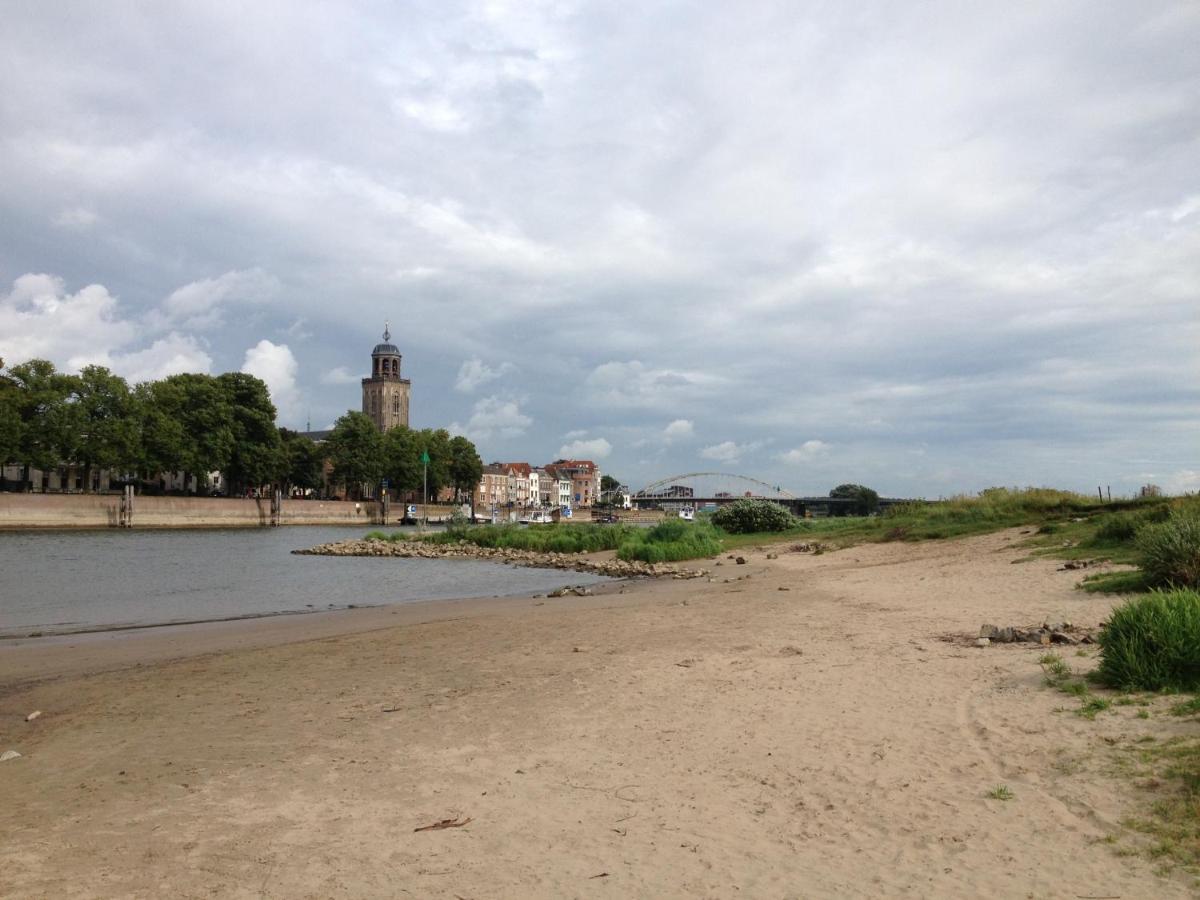 דוונטר Hanzestadslogement De Leeuw, In Het Centrum, Met Een Binnenplaats, Kamers Met Badkamer En Toilet En Een Keukentje מראה חיצוני תמונה